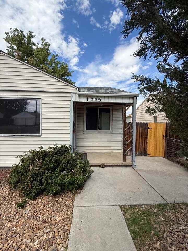1745 W Virginia Ave - Photo 2 of 14