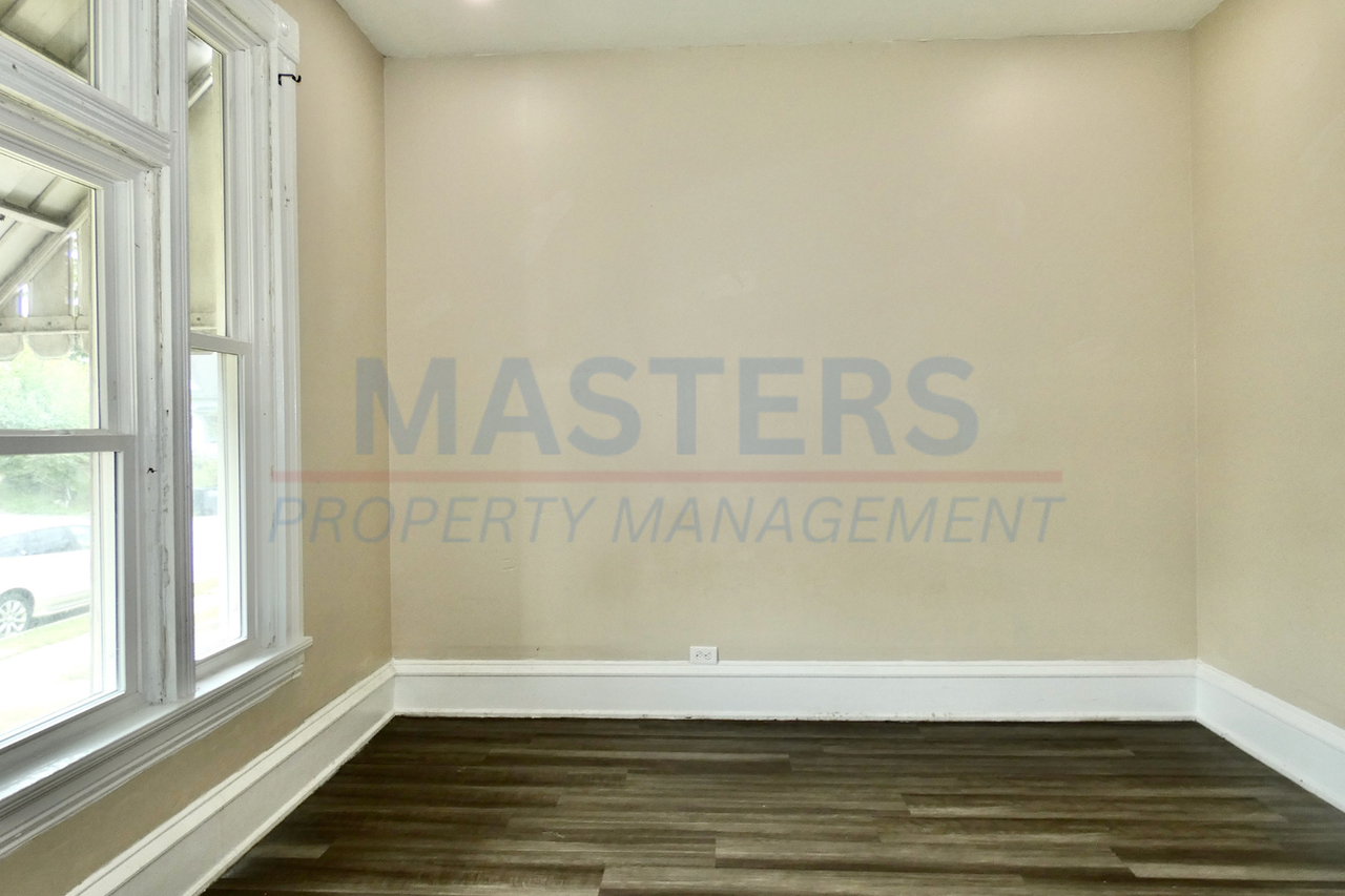 834 Prouty Ave - Photo 7 of 24