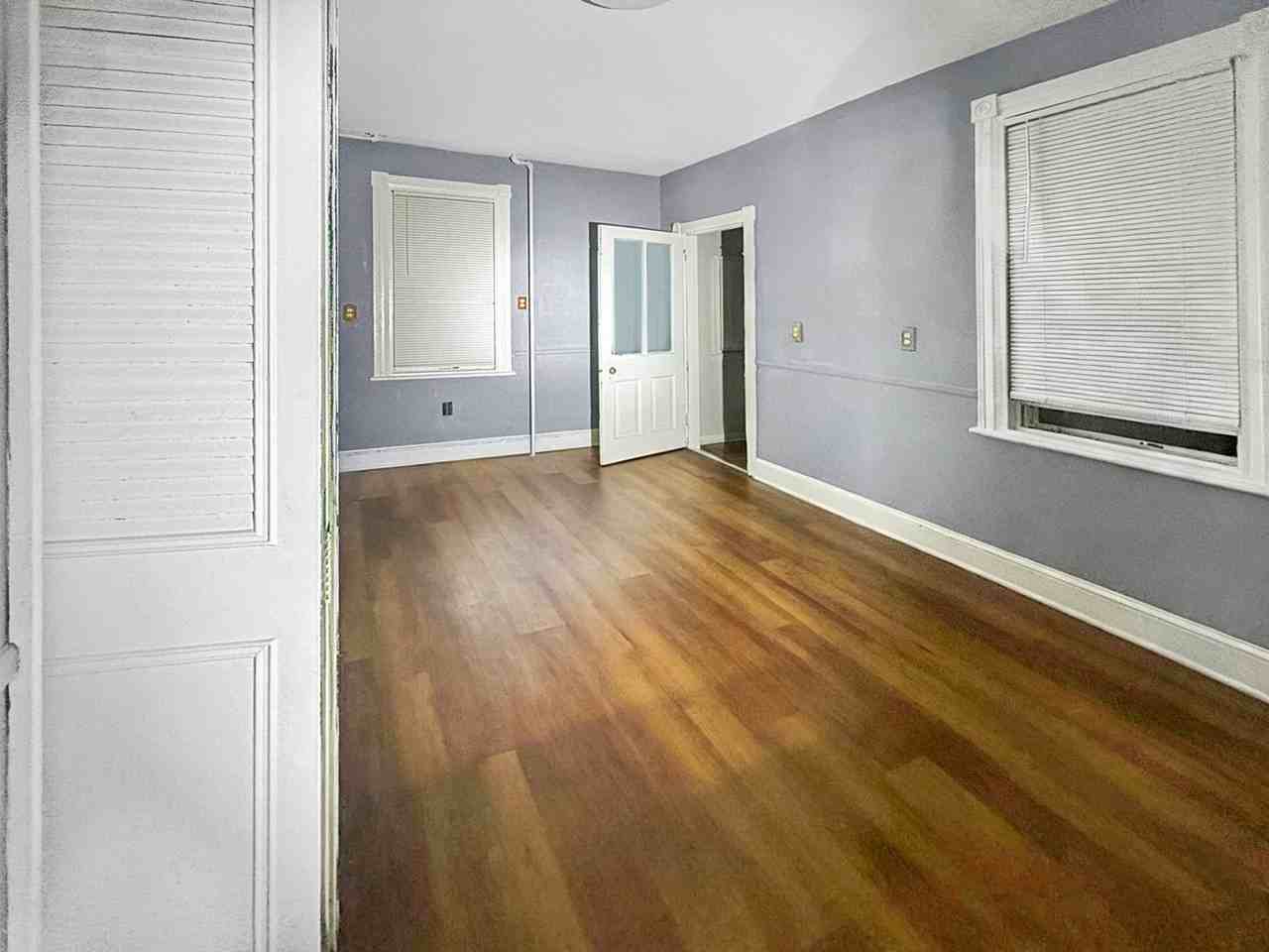 704 N Michigan Ave - Photo 2 of 18