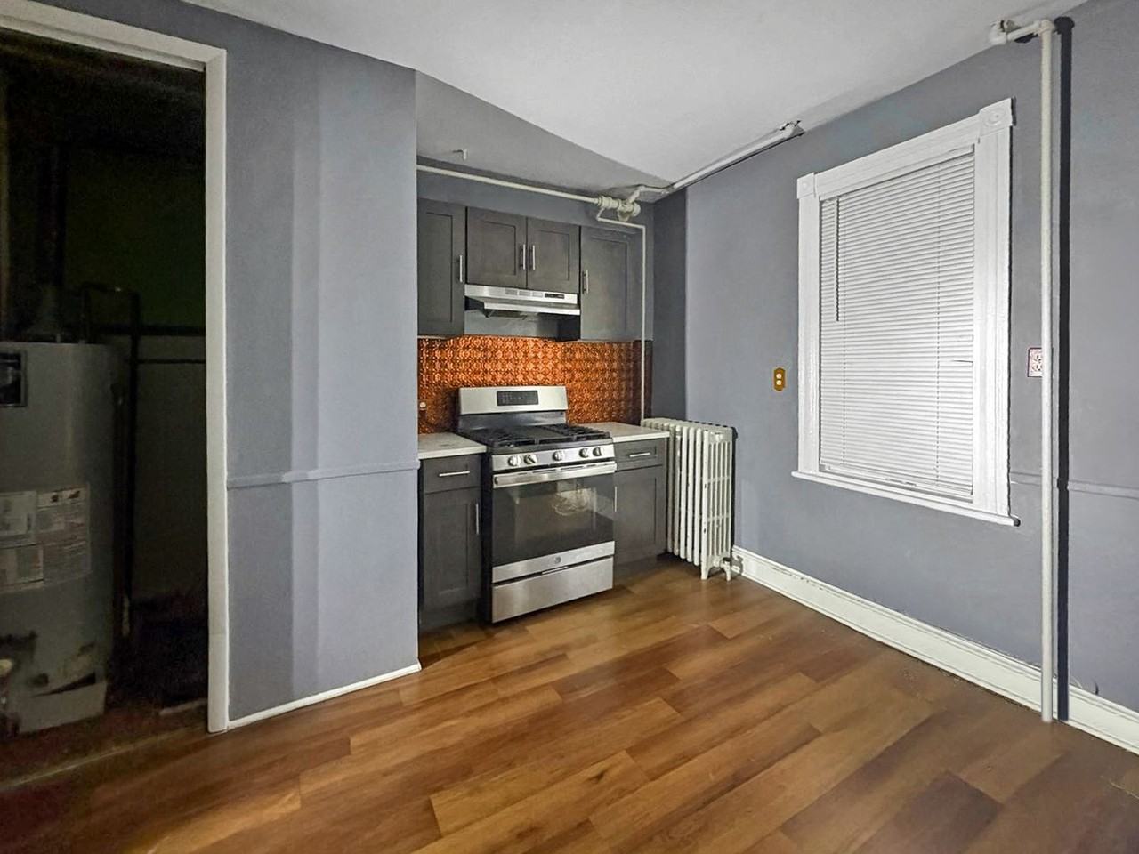 704 N Michigan Ave - Photo 3 of 18
