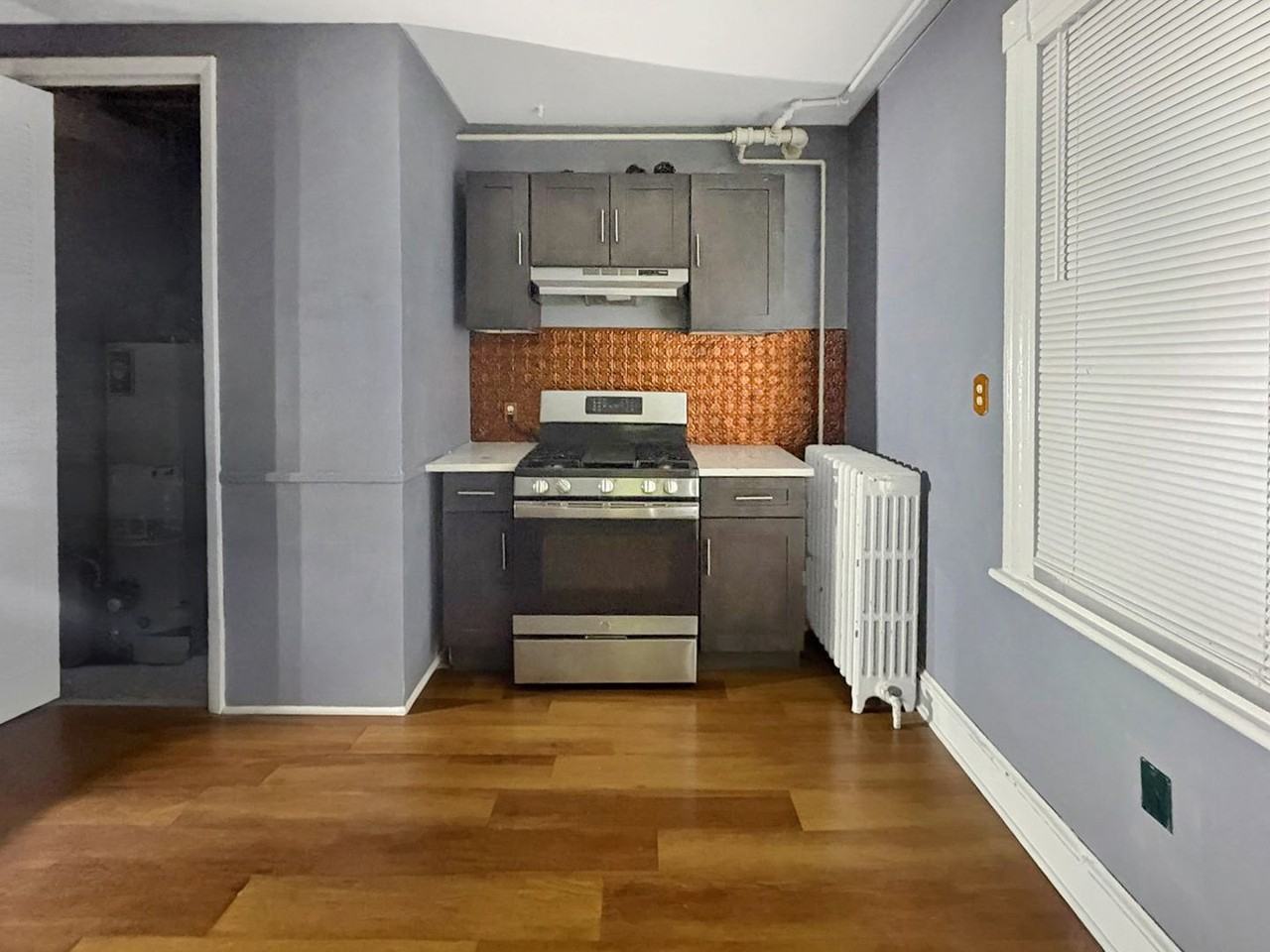 704 N Michigan Ave - Photo 4 of 18