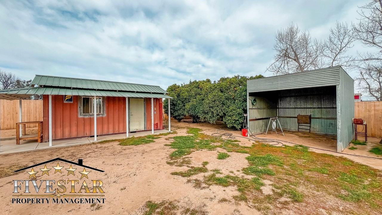 709 Park Dr - Photo 6 of 40