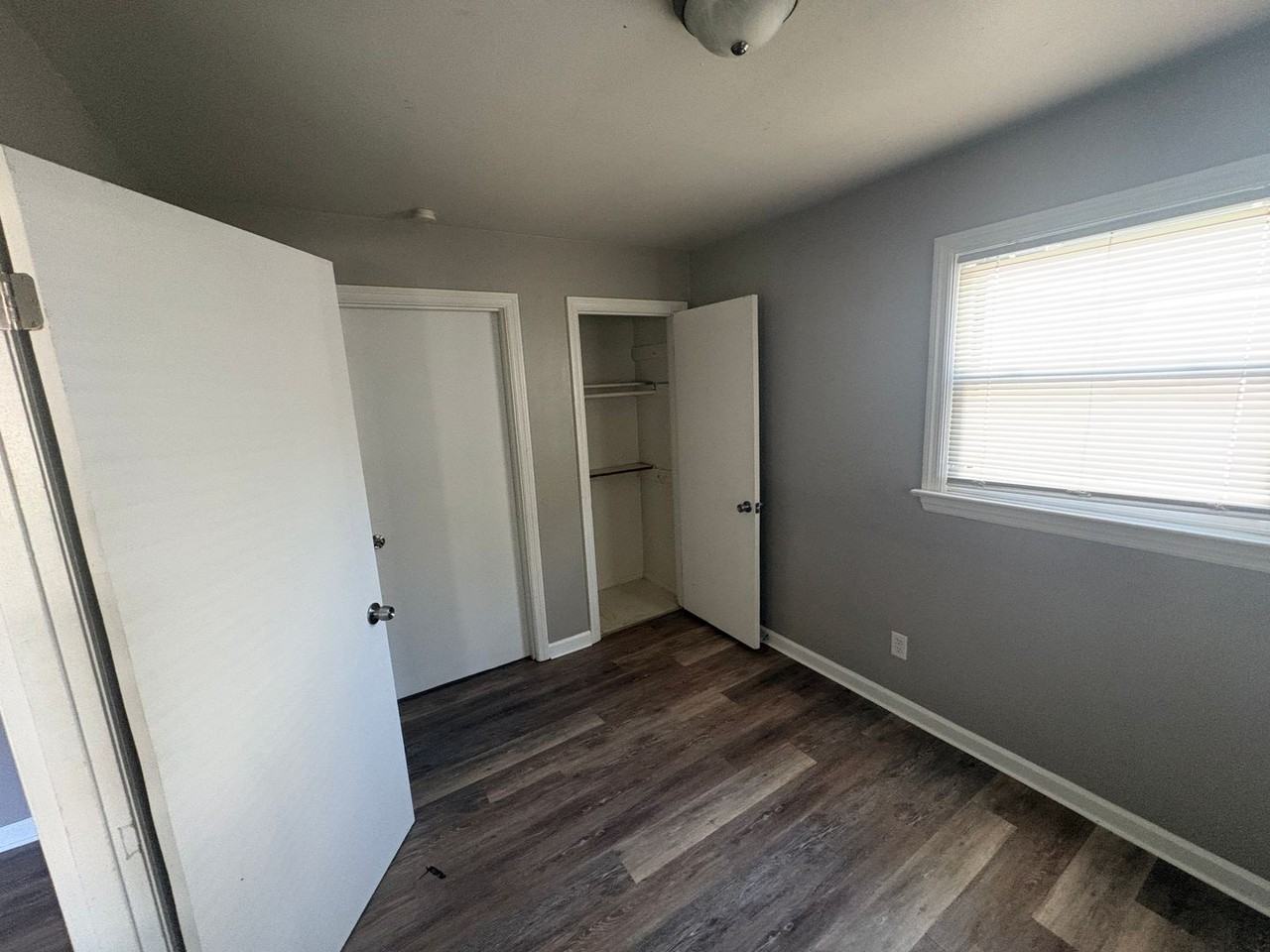 565 S Lafayette St - Photo 3 of 9