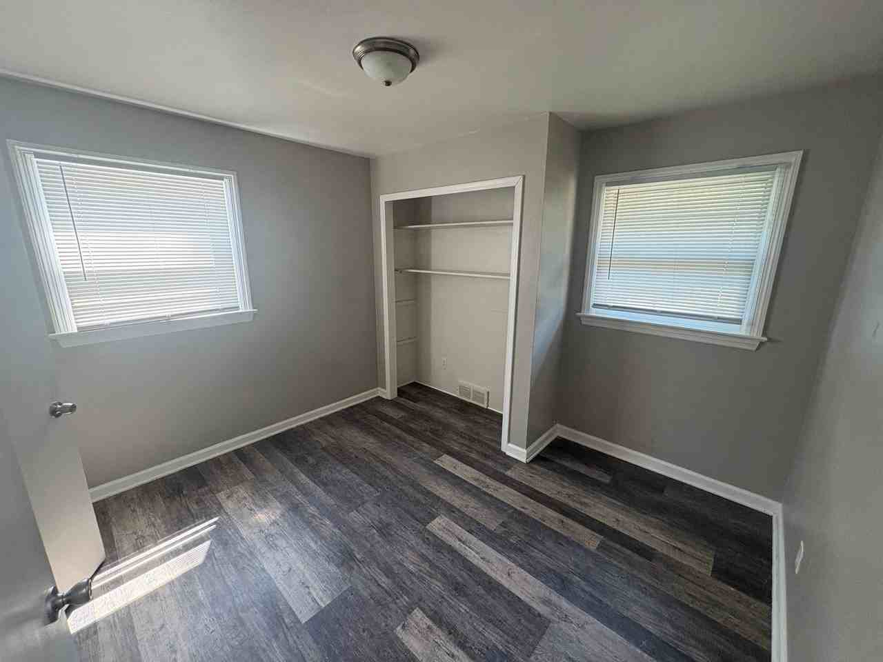 565 S Lafayette St - Photo 5 of 9