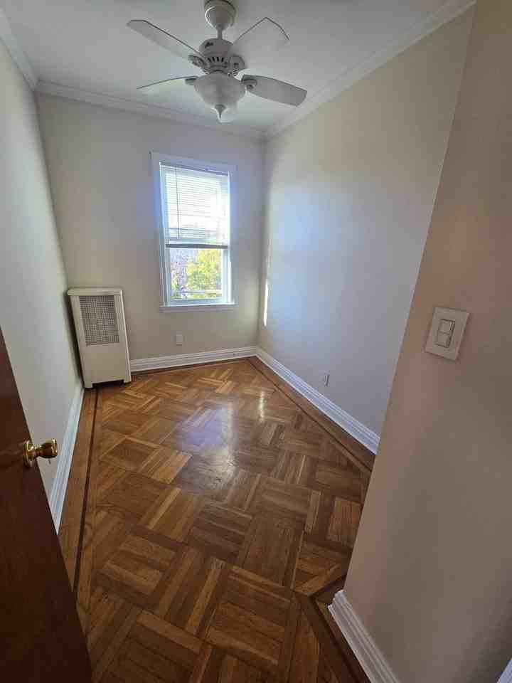 5120 47th St - Photo 5 of 9