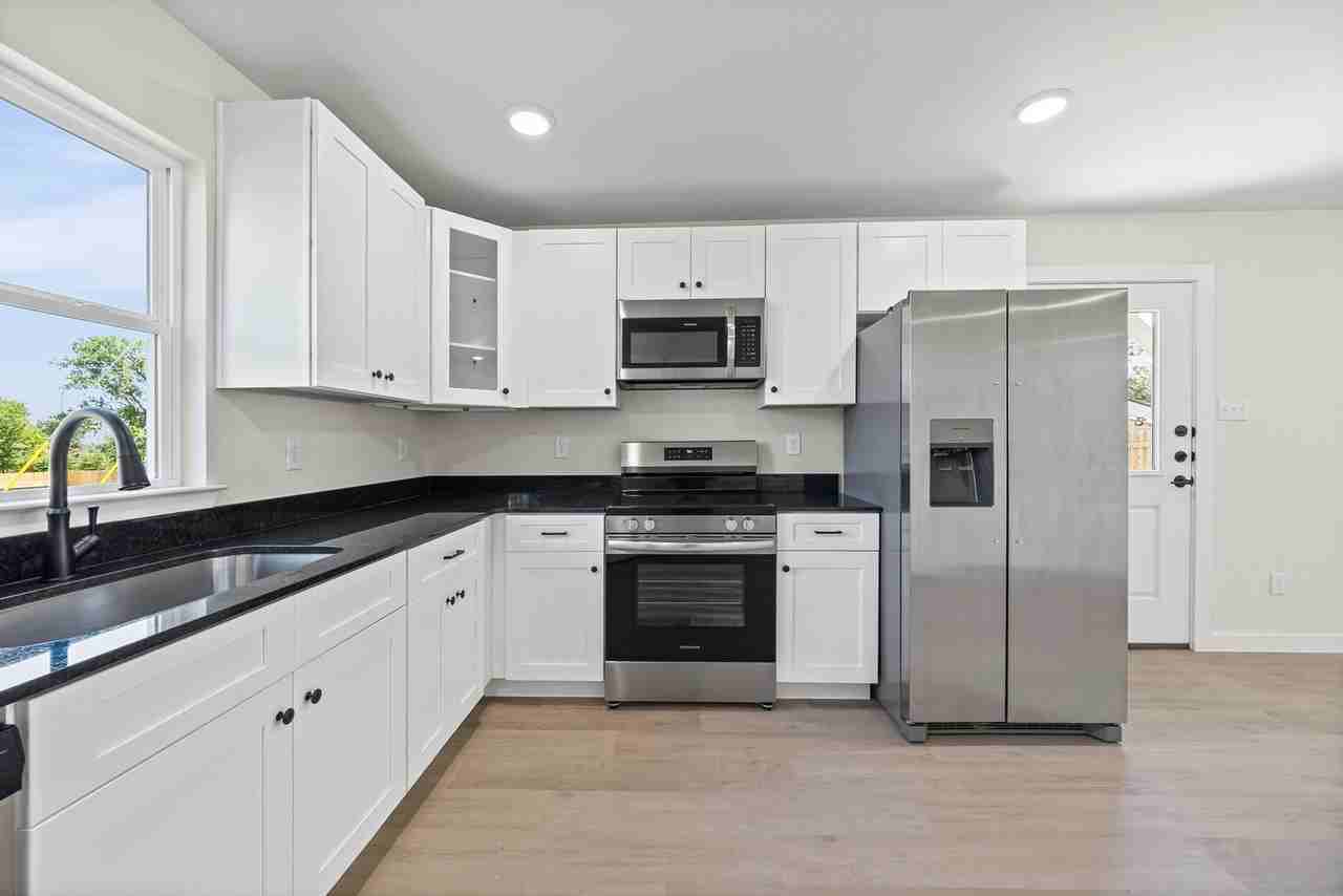 1902 E Avenue G #A - Photo 4 of 25