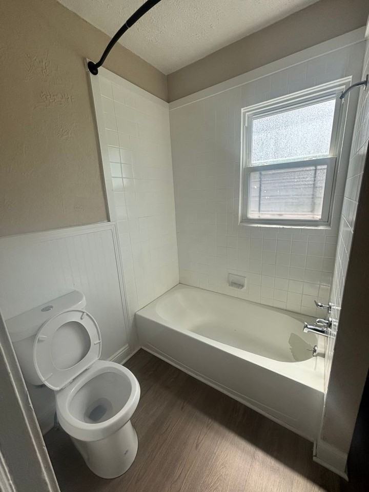 6822 Fleet Ave - Photo 3 of 7