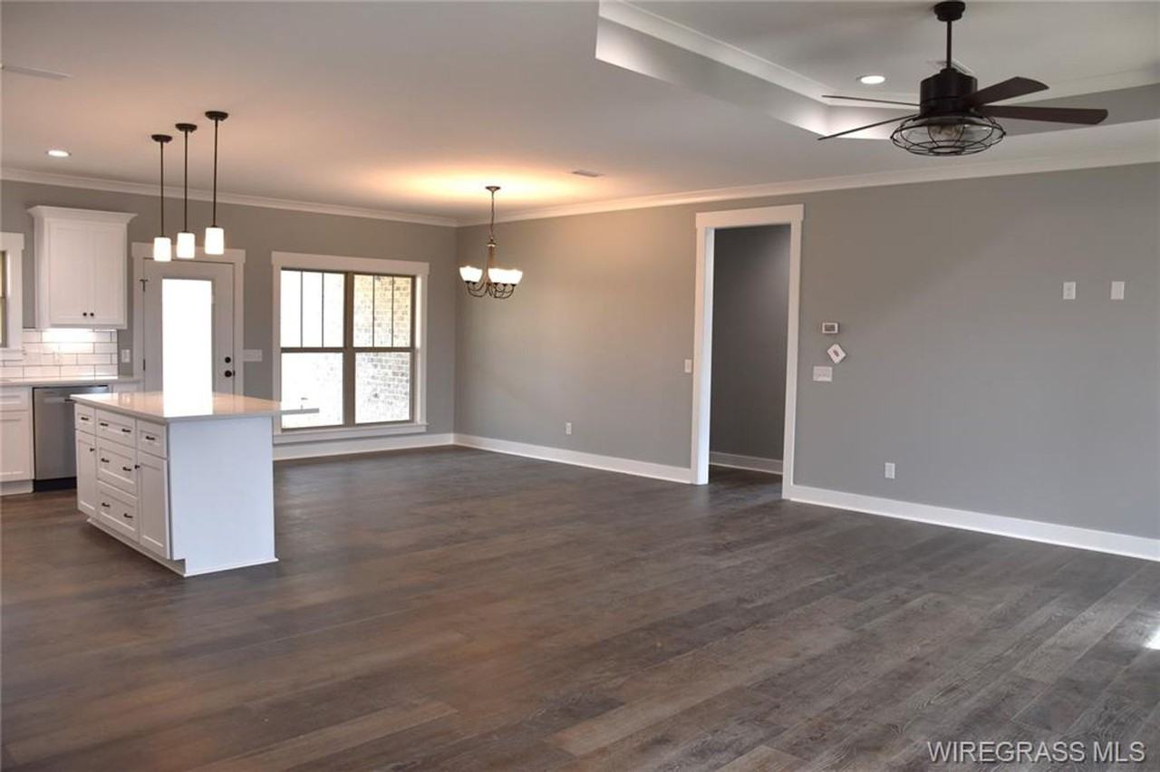 364 Lakes Dr - Photo 2 of 19