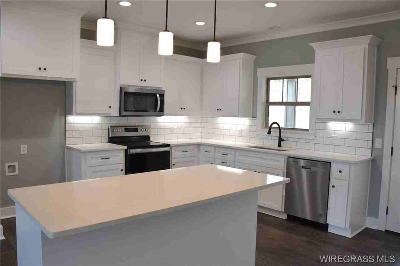 364 Lakes Dr - Photo 6 of 19