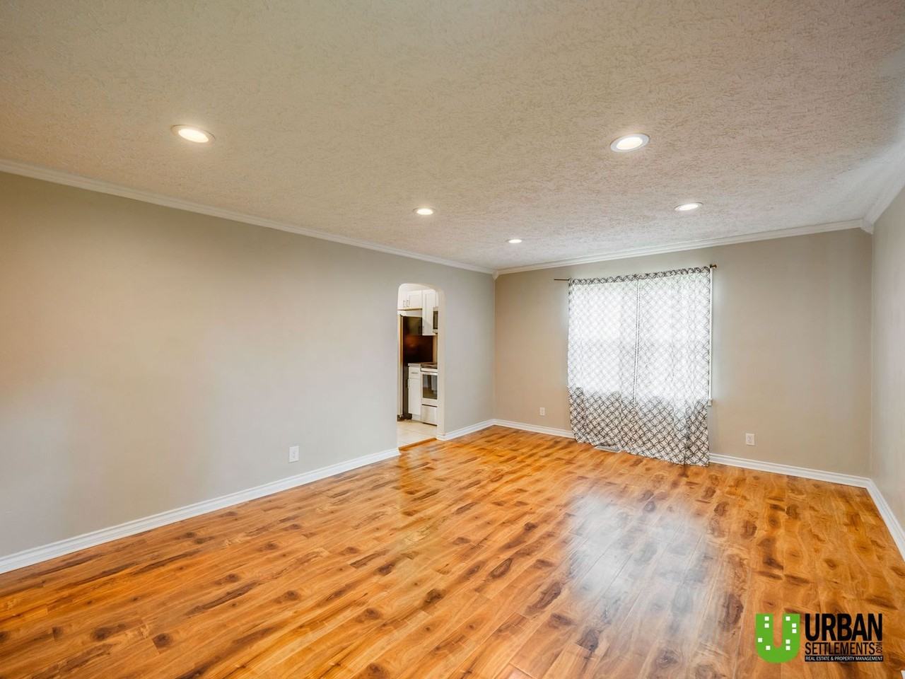 3104 W Heroy Ave - Photo 2 of 28
