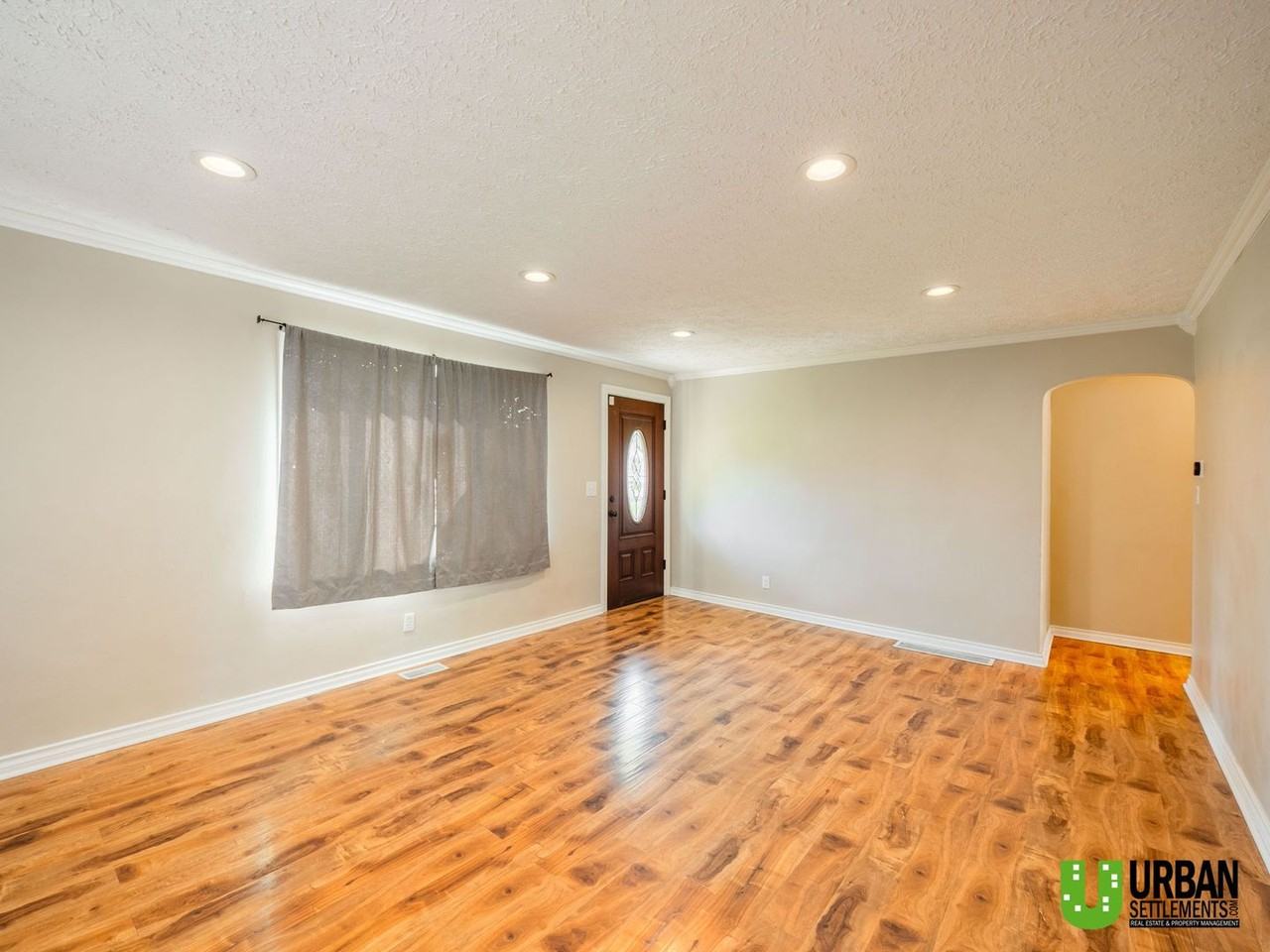 3104 W Heroy Ave - Photo 3 of 28
