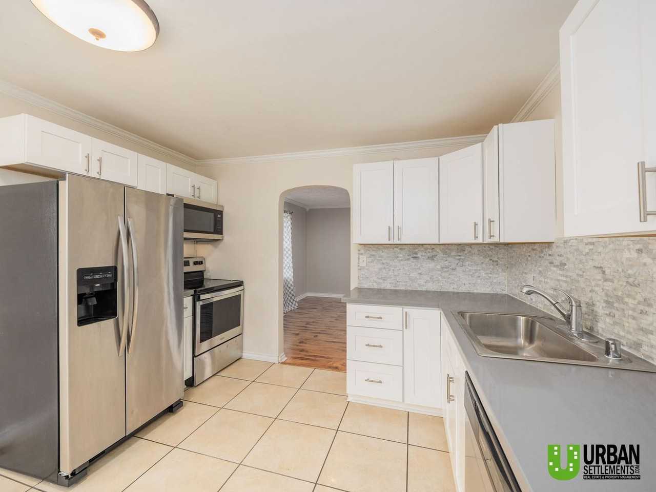 3104 W Heroy Ave - Photo 5 of 28