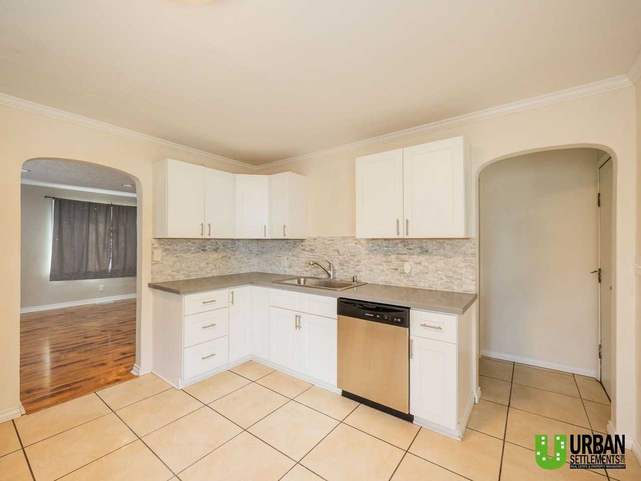 3104 W Heroy Ave - Photo 6 of 28