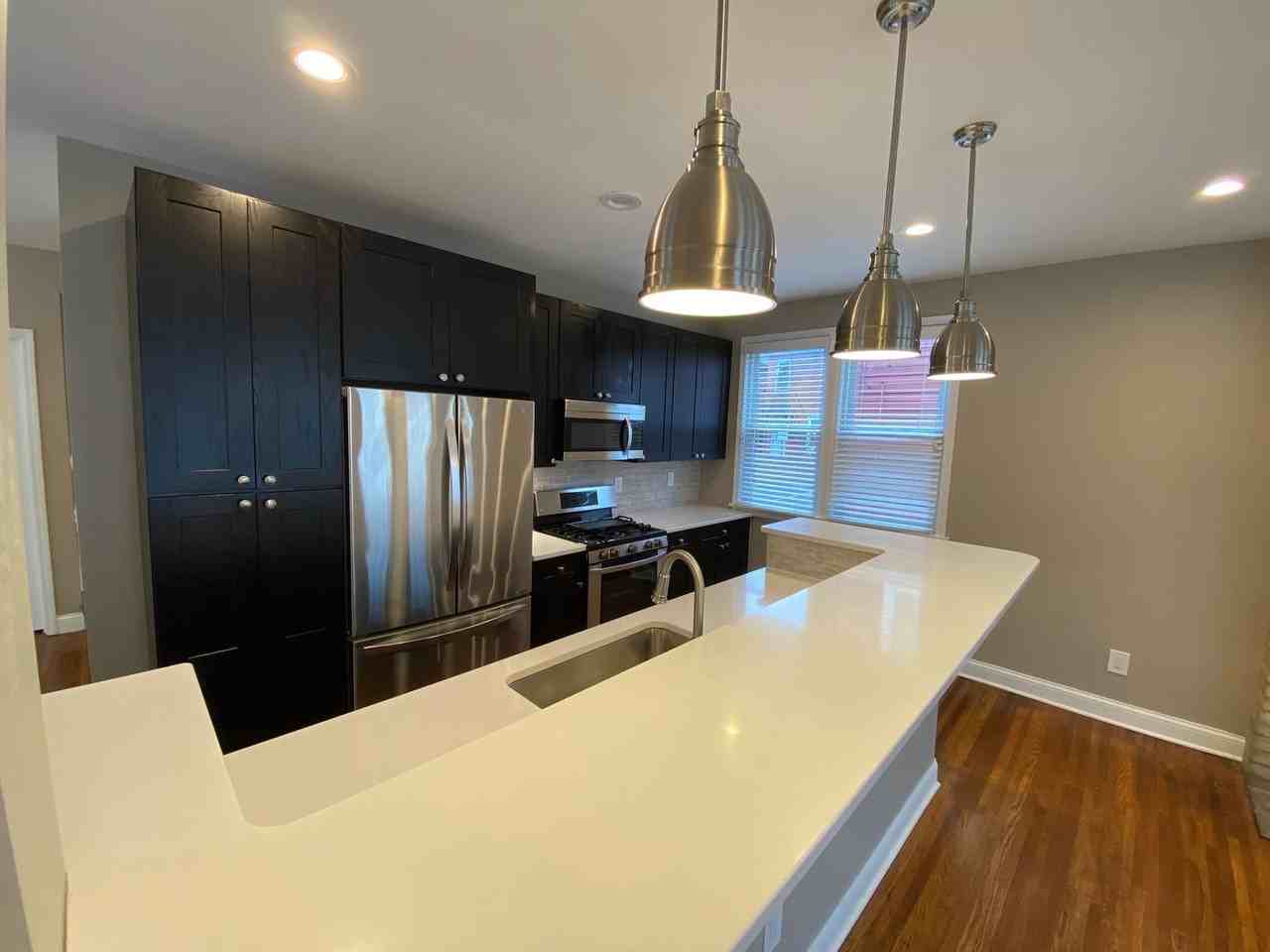 2060 Tuller St - Photo 4 of 24