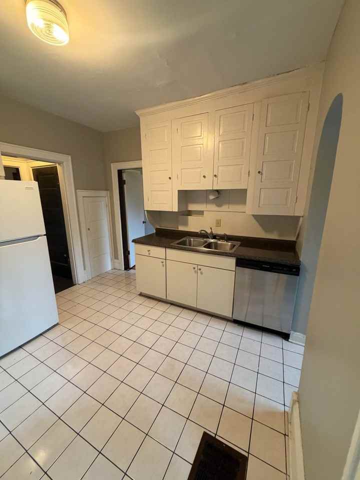 160 E Frambes Ave - Photo 3 of 20