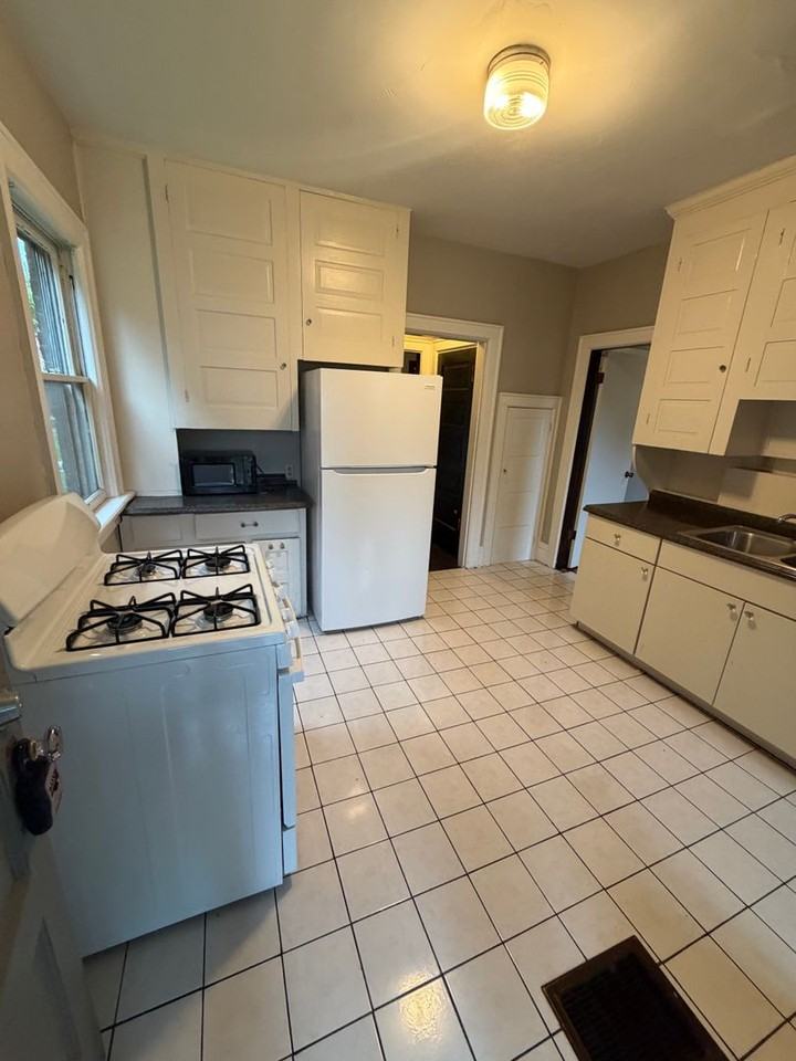 160 E Frambes Ave - Photo 4 of 20