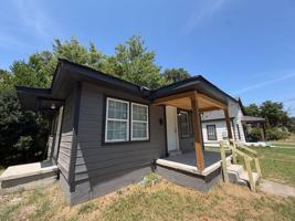 featured image of 851 N Claybrook St