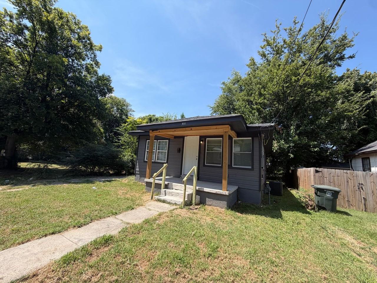 851 N Claybrook St - Photo 2 of 15