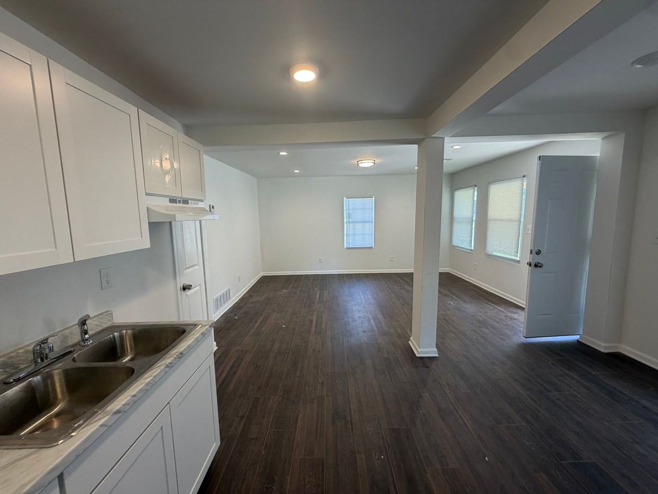 851 N Claybrook St - Photo 6 of 15