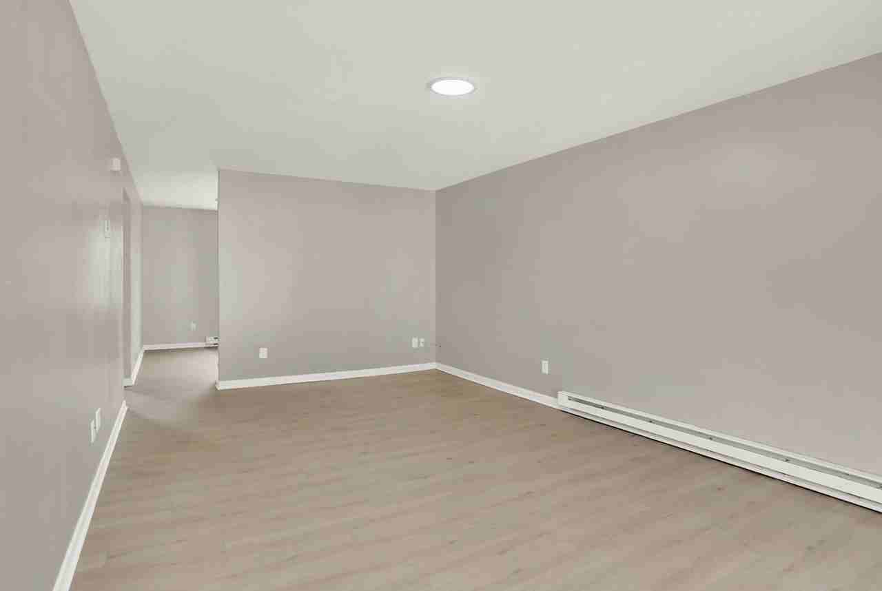 503 S Austin St #516 - Photo 3 of 13