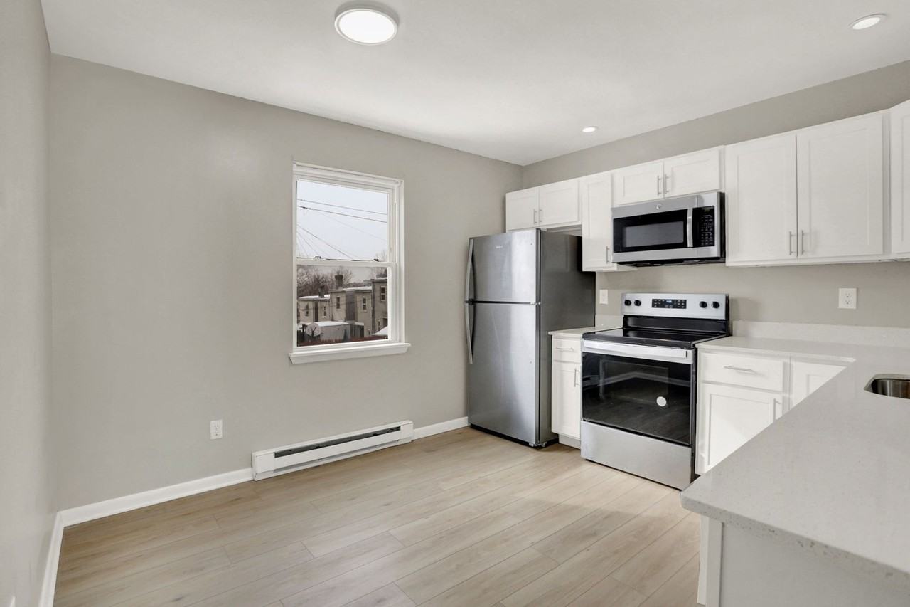 503 S Austin St #516 - Photo 4 of 13