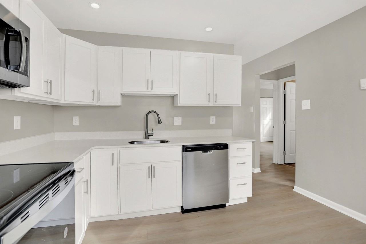 503 S Austin St #516 - Photo 6 of 13