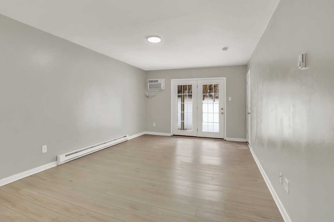 503 S Austin St #522 - Photo 2 of 13