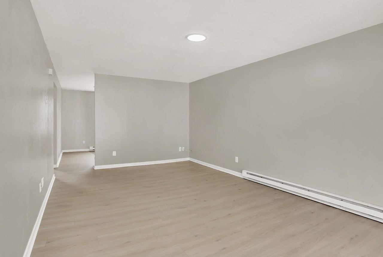 503 S Austin St #522 - Photo 3 of 13