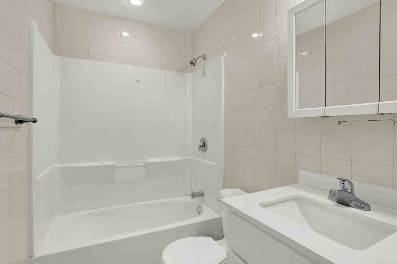 503 S Austin St #522 - Photo 4 of 13