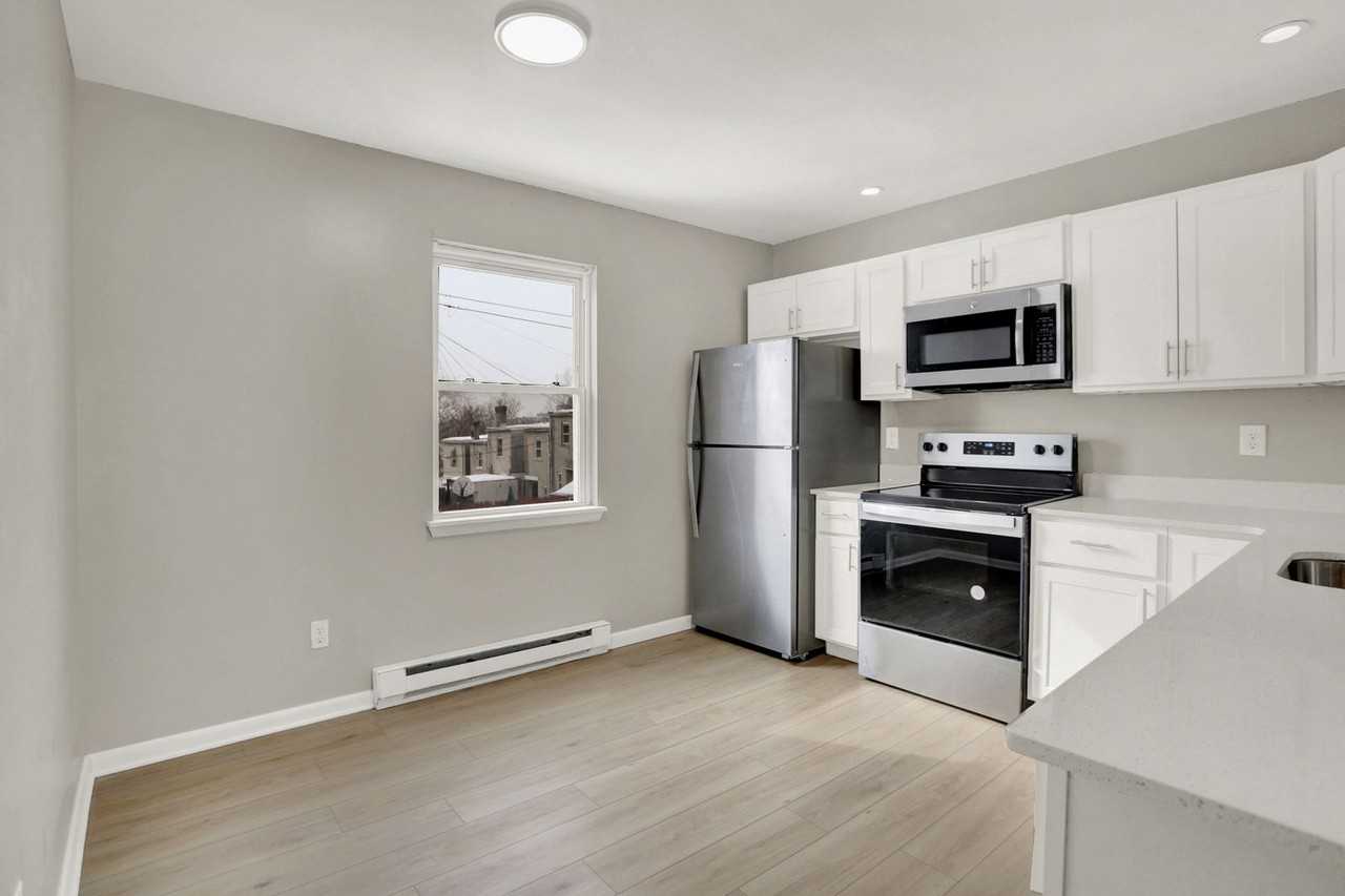 503 S Austin St #522 - Photo 6 of 13