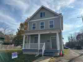 featured image of 459 E Oakland Ave