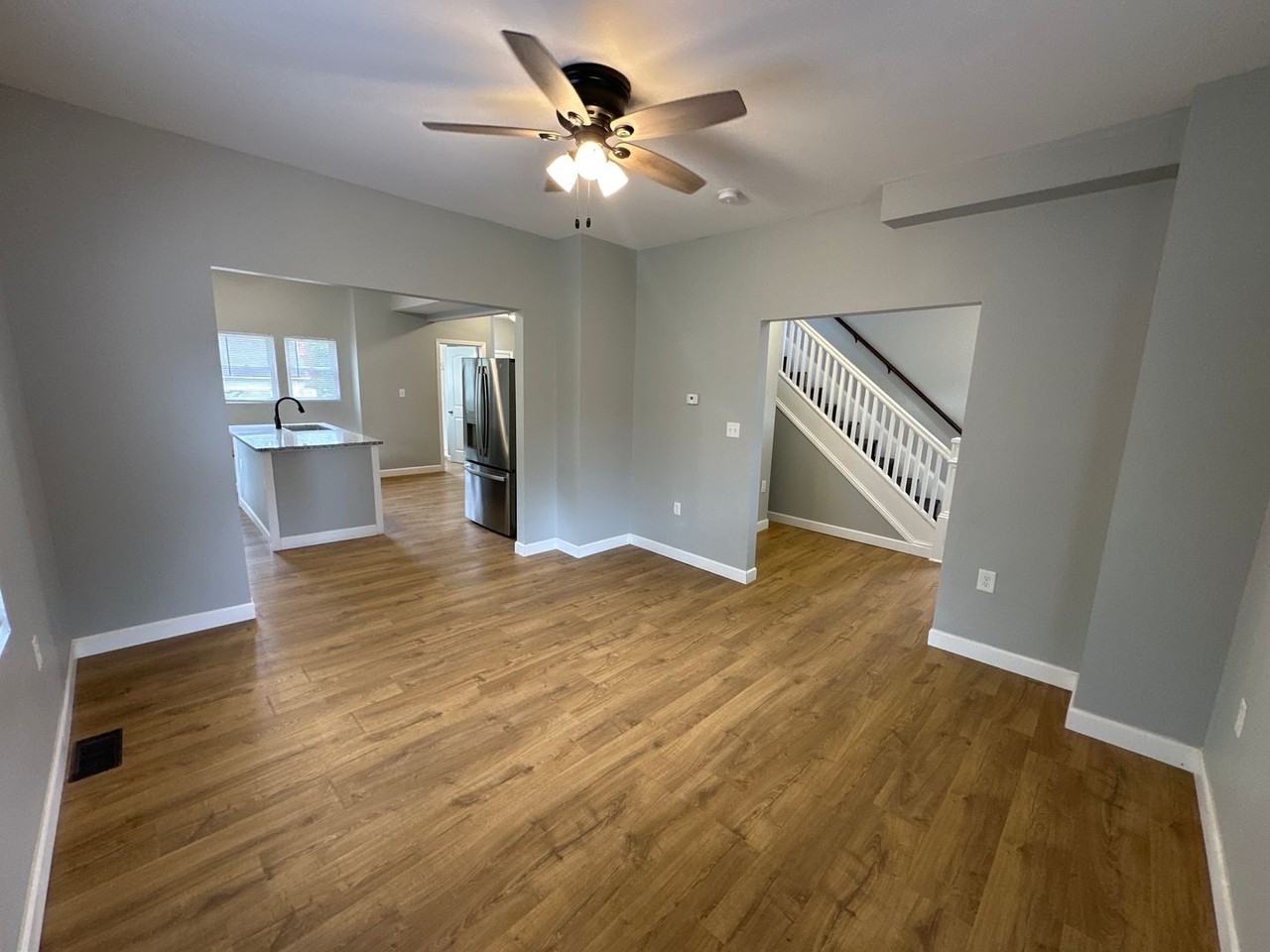 459 E Oakland Ave - Photo 2 of 22