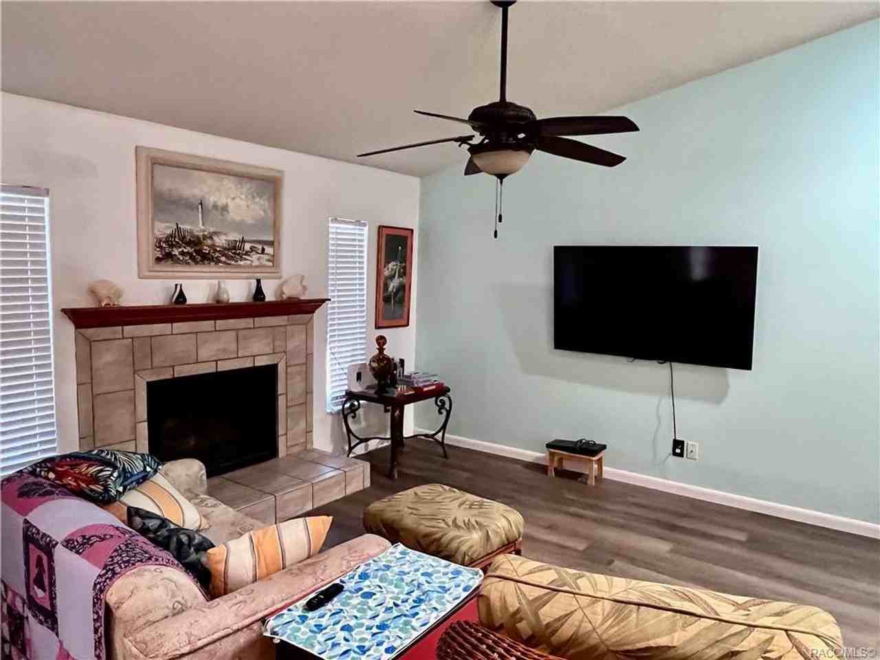801 N Country Club Dr - Photo 4 of 17