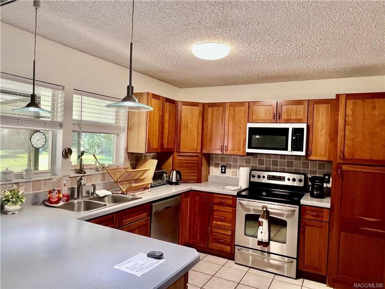 801 N Country Club Dr - Photo 5 of 17