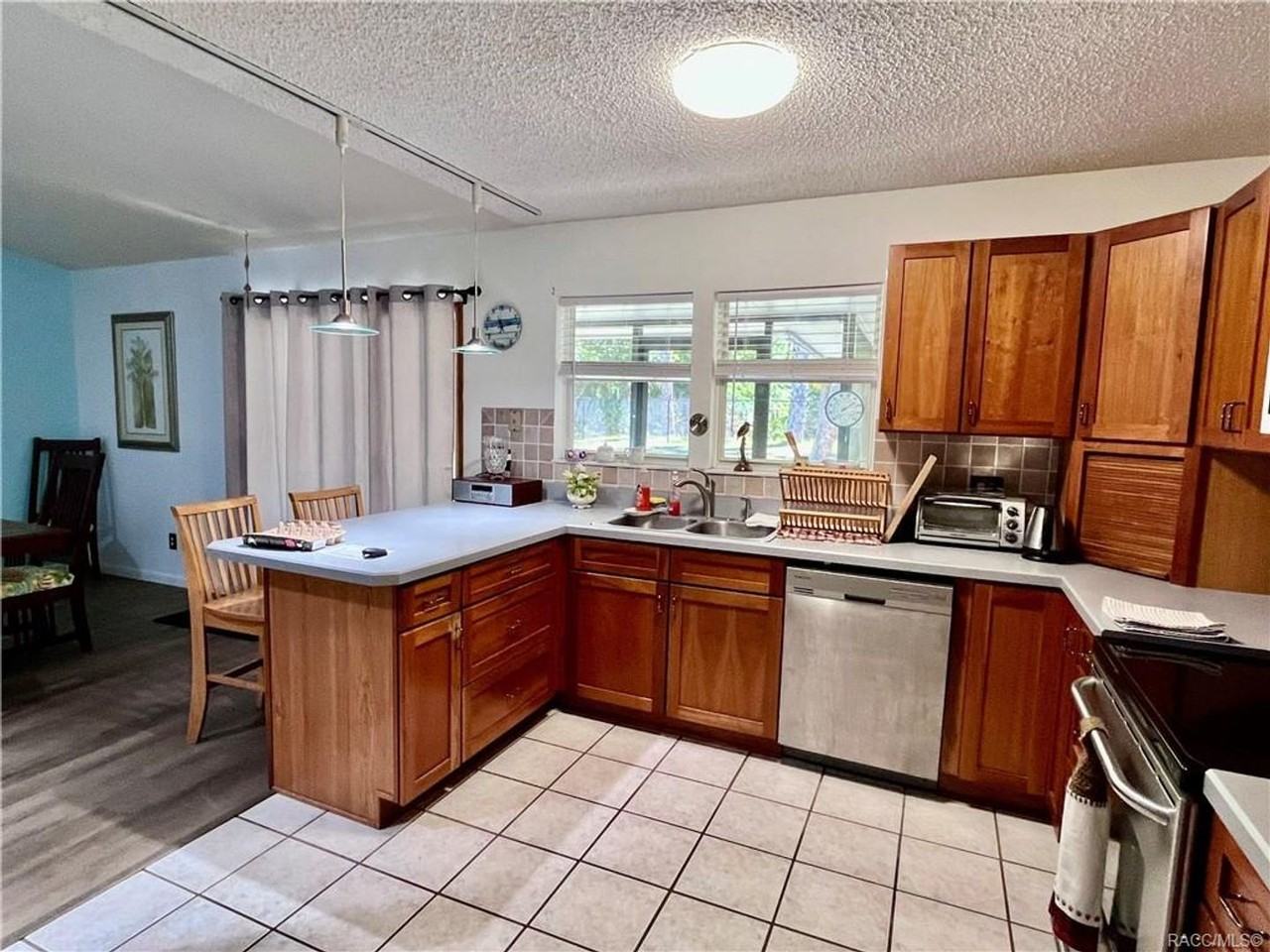 801 N Country Club Dr - Photo 6 of 17