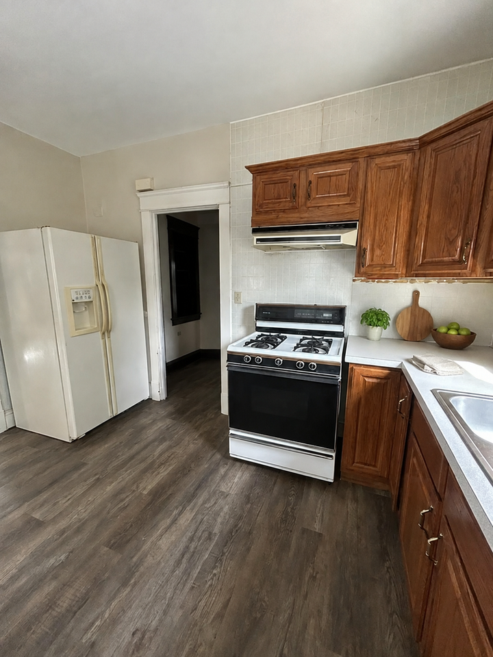 4140 E 113th St - Photo 5 of 19