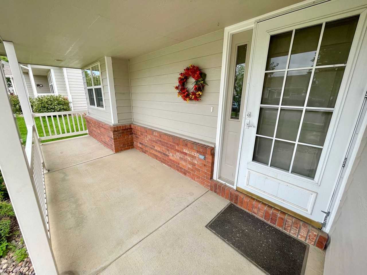 201 Manor Ct #B - Photo 2 of 24