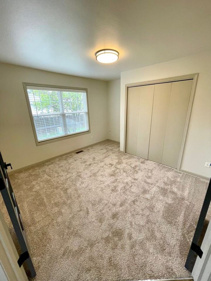201 Manor Ct #B - Photo 7 of 24