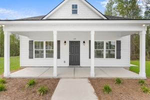 featured image of 135 Avalon Trce