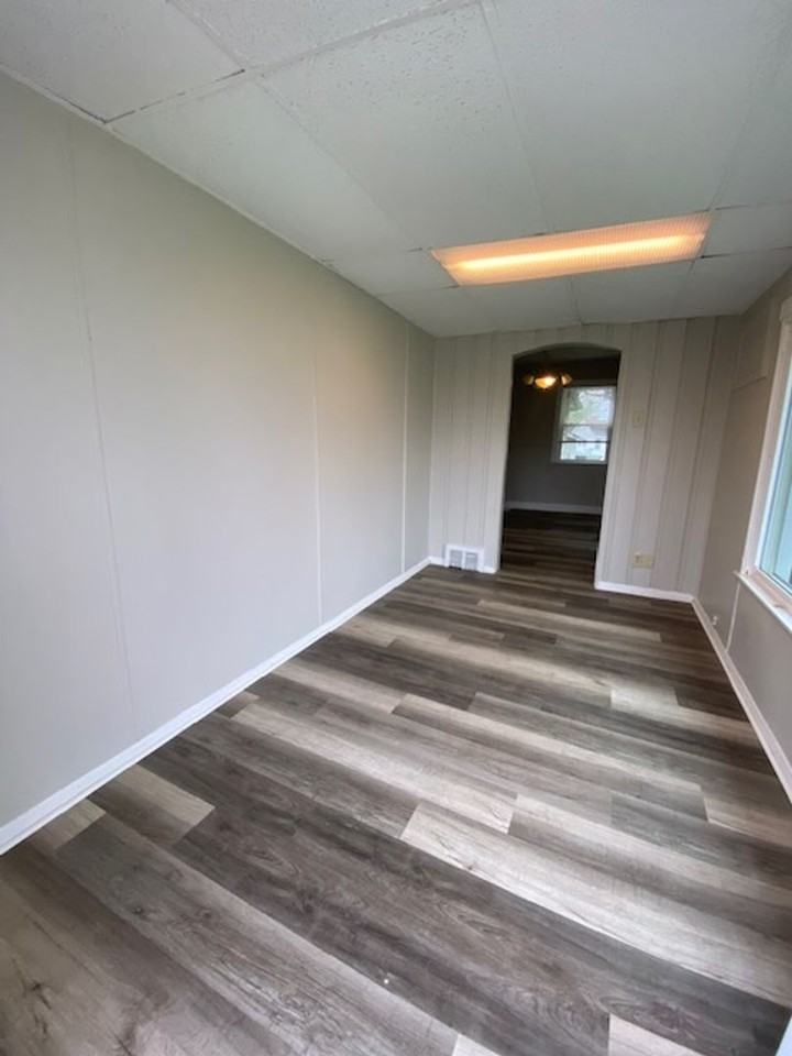 1715 Edwardsville Rd - Photo 2 of 19