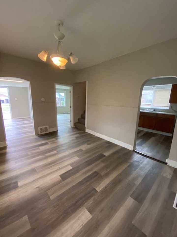 1715 Edwardsville Rd - Photo 4 of 19