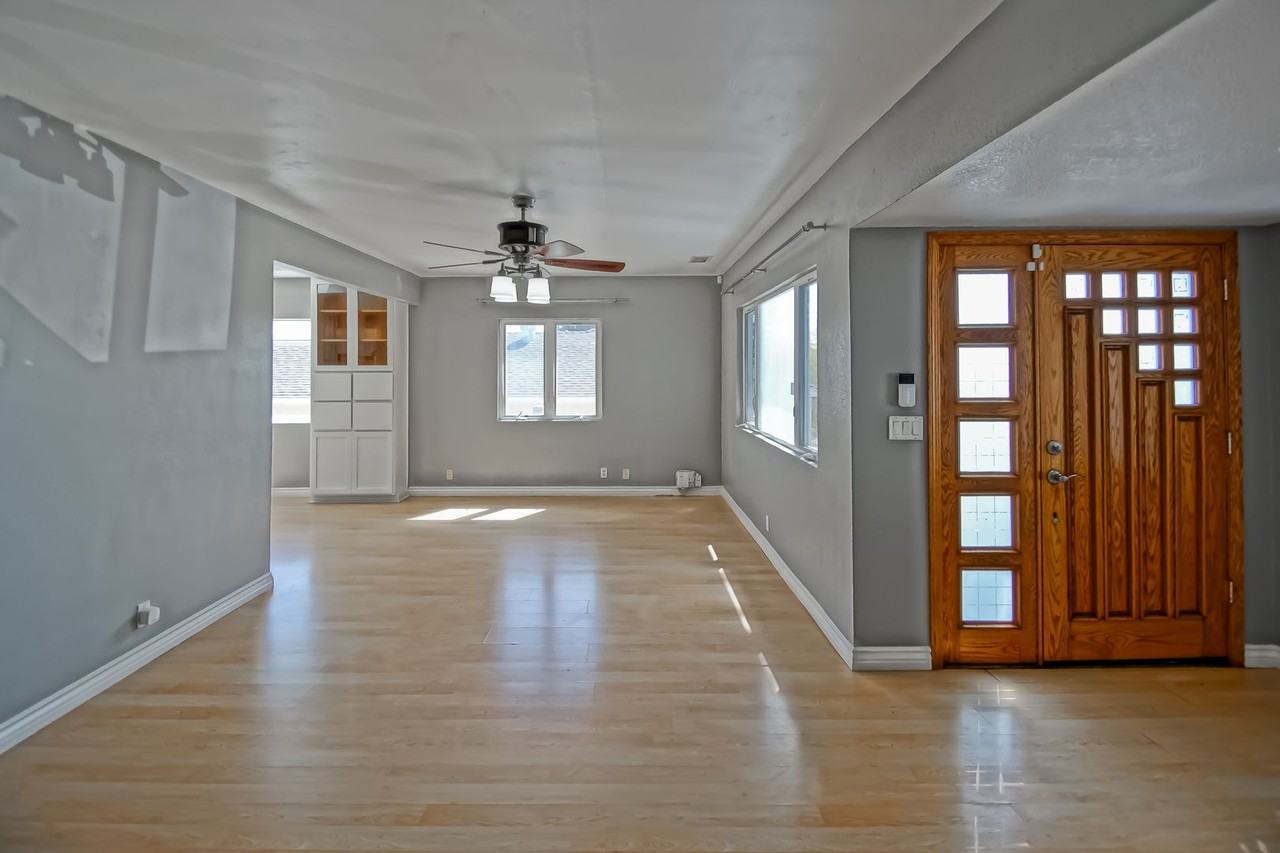 2809 Carlsbad St - Photo 6 of 40