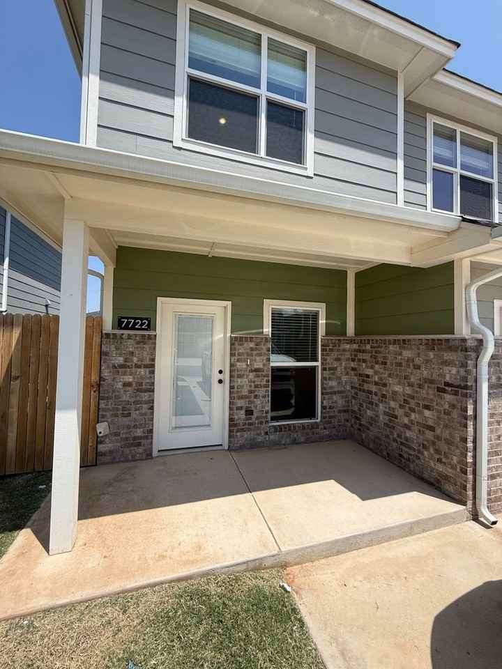 7703 Owen Ln - Photo 2 of 34