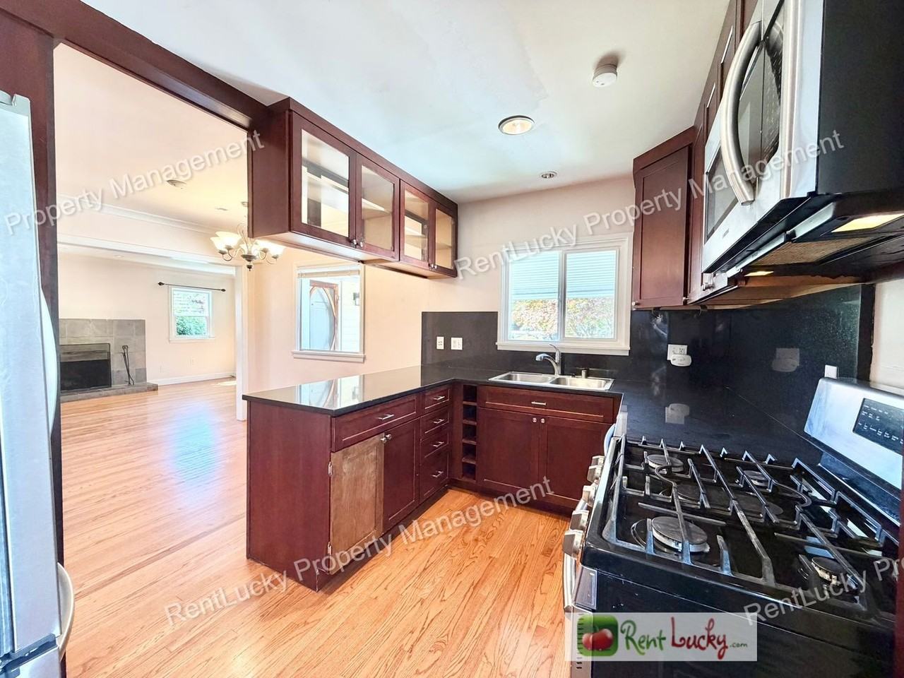 2130 Montvale Pl W - Photo 4 of 35