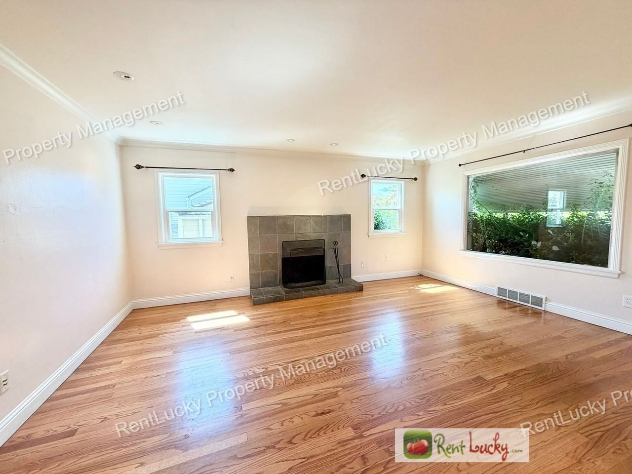 2130 Montvale Pl W - Photo 7 of 35