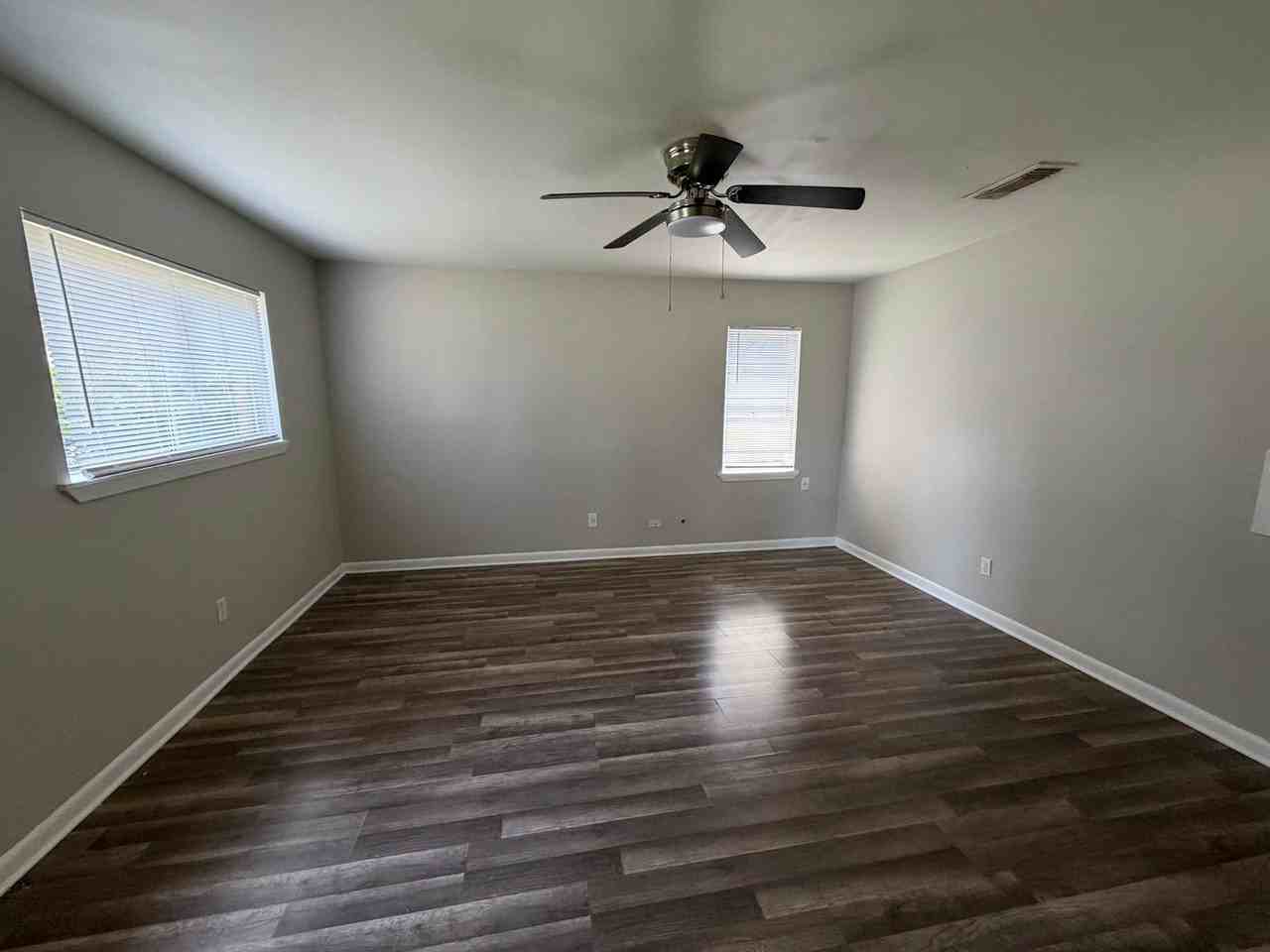 9442 Normandie Dr - Photo 2 of 12
