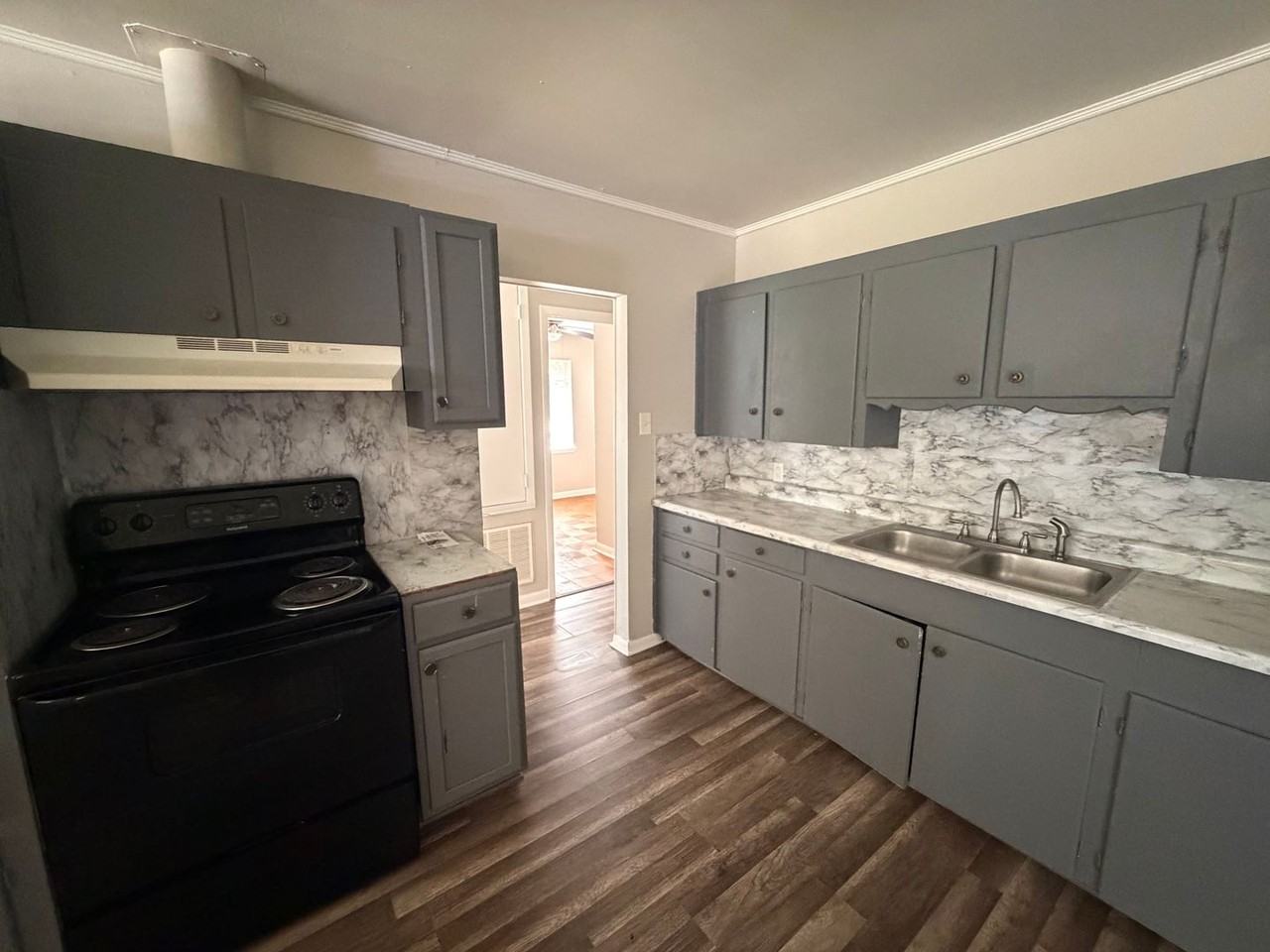 9442 Normandie Dr - Photo 3 of 12