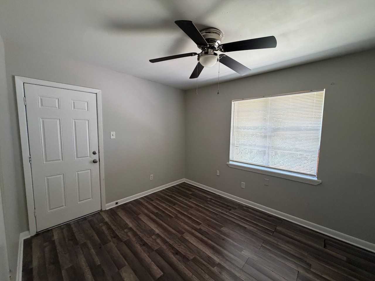 9442 Normandie Dr - Photo 5 of 12