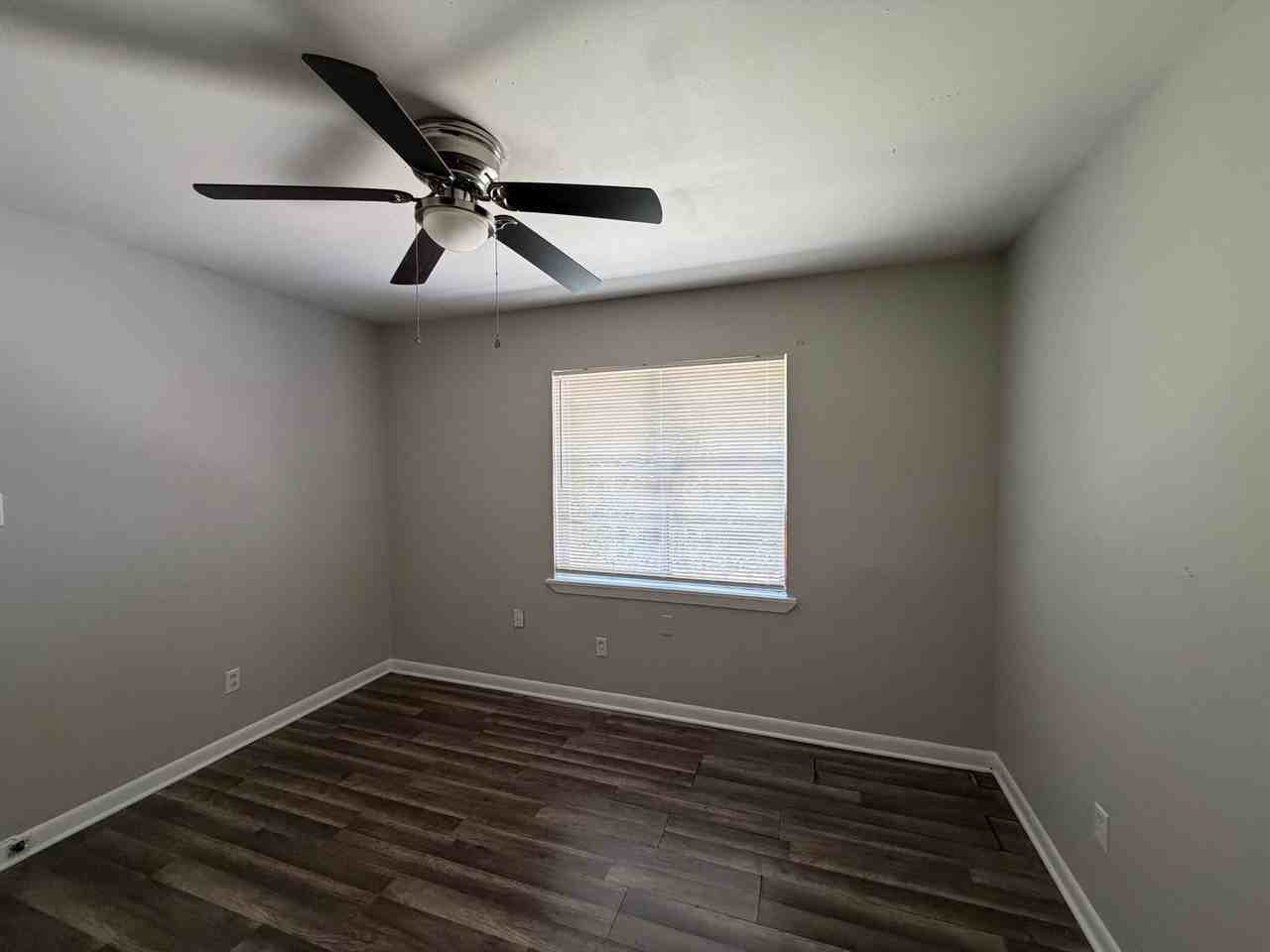 9442 Normandie Dr - Photo 6 of 12