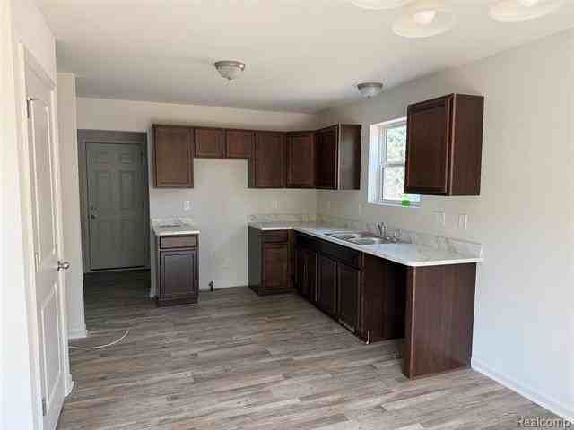 7125 Cambridge Dr - Photo 5 of 18